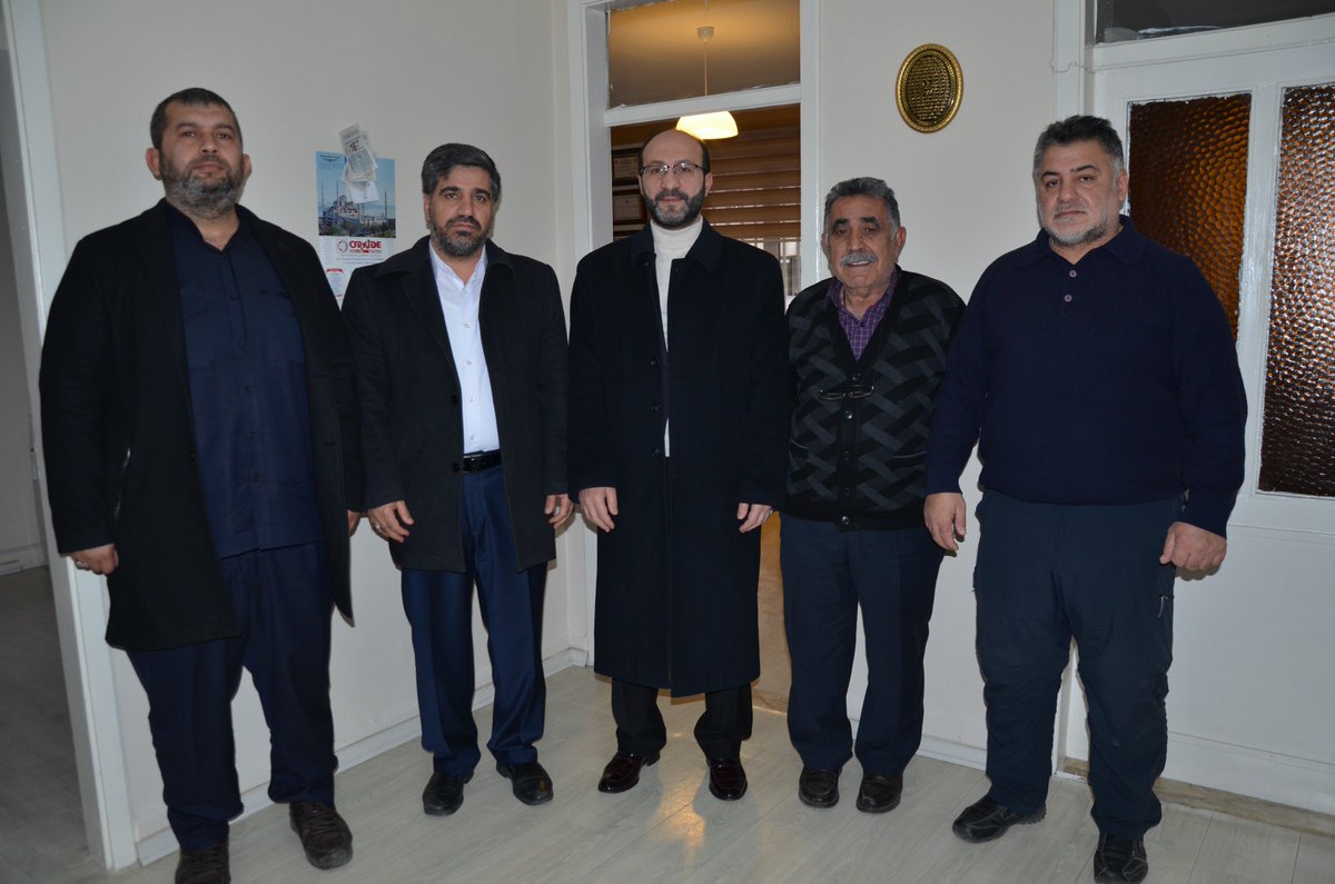 HudaPar21's tweet photo. “Normalleşmeyi sağlamazsanız emperyalist ülkeler karıştırabilir bir alan bulacaklardır”

Diyarbakır İl Başkanımız Şeyhmus Tanrıkulu, basın kuruluşlarını ziyaretinde Suriye sınırında yaşanan gelişmelere dair önemli açıklamalarda bulundu. 

https://t.co/uoweIDXhNs https://t.co/sL0tDWmqWd