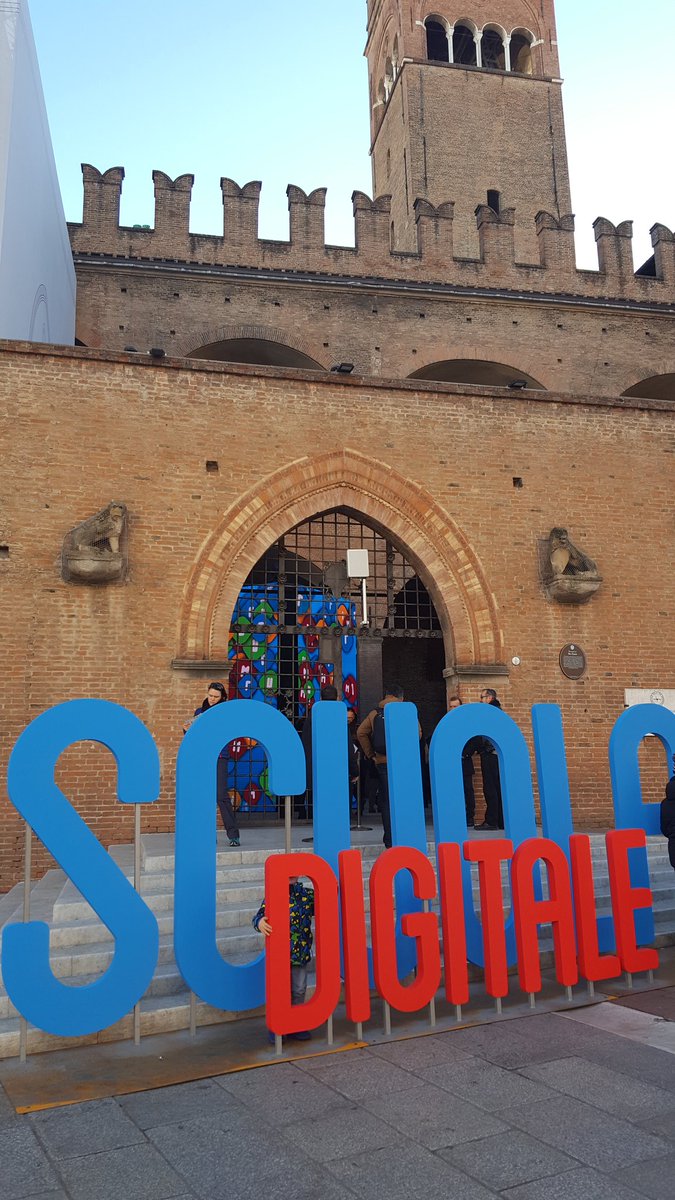 MIsocialTW's tweet photo. A #Bologna è il giorno di #Futura. Incontri, laboratori, buone pratiche del #PNSD invadono la città. Scopri i dettagli: https://t.co/ZRNUgEkJhr https://t.co/LipTw2em3Z