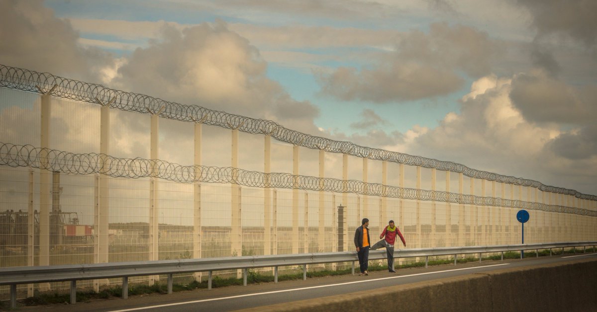 Throwing £44m at the #migrant crisis won’t make it go away. It needs leadership from UK and France to restore rule of law to Channel crossing routes bit.ly/2rlK4iF @RHARichardB <a href="/RHANews/">RHA</a> #Calais