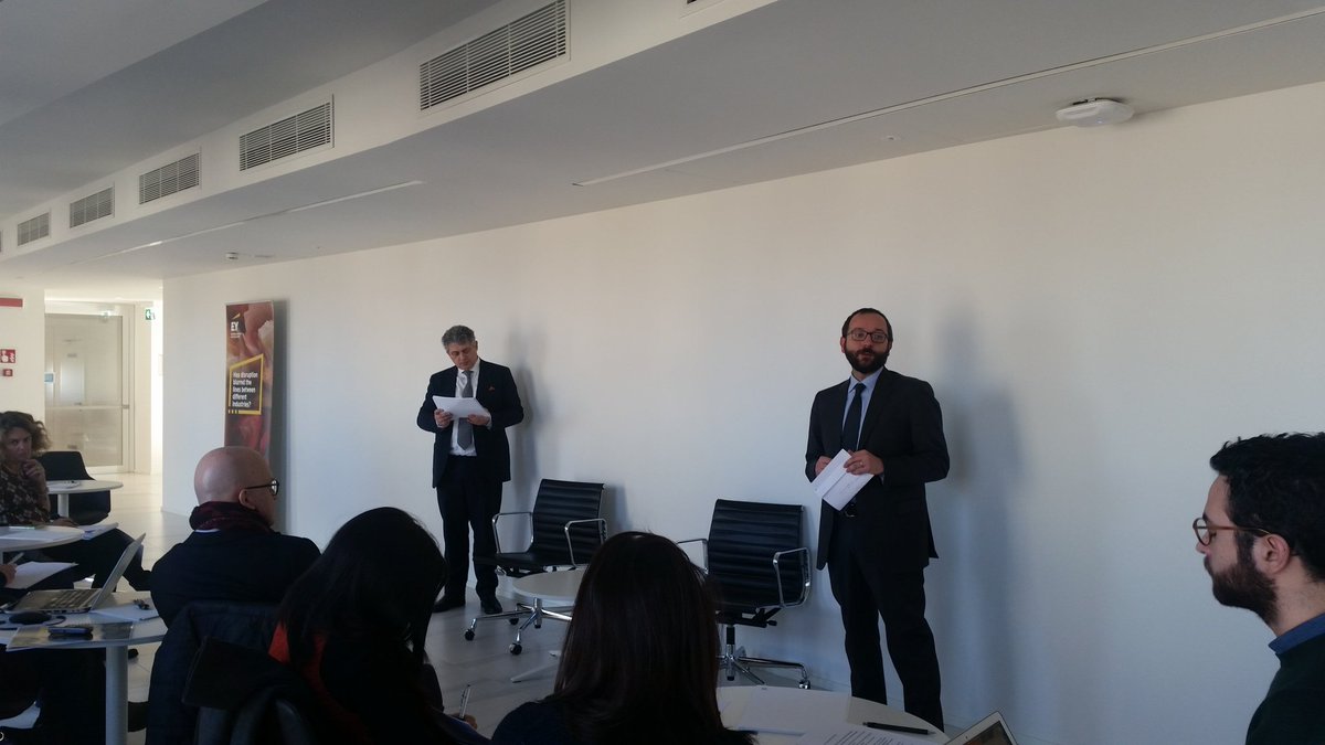 EY_Italy's tweet photo. 71% degli intervistati italiani #EYGISS afferma di avere un livello non adeguato di consapevolezza e formazione in materia di sicurezza delle #informazioni @rmecozzi #cybersecurity #cyberattacks https://t.co/jKhnhqA1hW https://t.co/6g8AqwkCF1