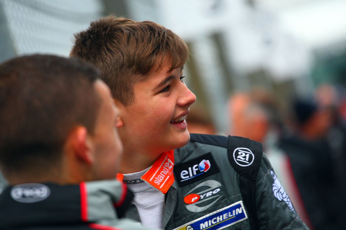 DRIVER ANNOUNCEMENT! <a href="/PyroMotorsport/">Pyro Motorsport</a> holds on to @BradleyBurns09 for 2018 #Renault #ClioCup #BTCC renaultsport.co.uk/press-centre/r…