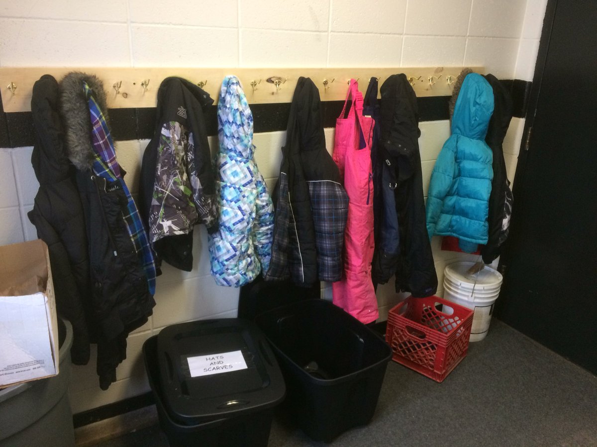 GoStockbridge's tweet photo. Thank You Mrs. Bradshaw for going above and beyond to keep our kids warm and prepared! #stockbridgepride #amazingpeople #coatcorner https://t.co/UyQqneIvwR