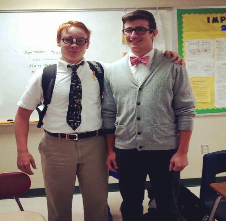 cburt43's tweet image. Happy Birthday to the pencil breaking champion and my high school Day-1!! @tdotddot_11 I miss you brother we need to get the squad together soon #ROYALFLUSH #SiPapi #StolenTrafficCone #batista #BrokenPlate #Route66 #IDO #KitchFedAWHAT #$120forMikesHardLemonade #BBlackBaldShortGuy