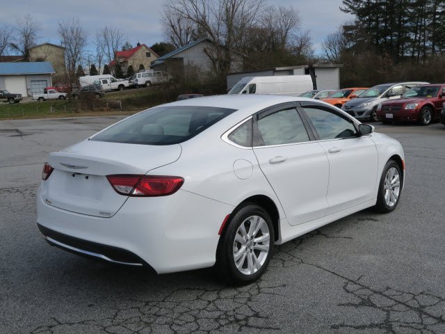 HendersonAuto's tweet image. Get a great deal on a new car with this 2016 #Chrysler 200. If interested, please call us at 877-927-5219. ow.ly/RxSK30hJ7CV