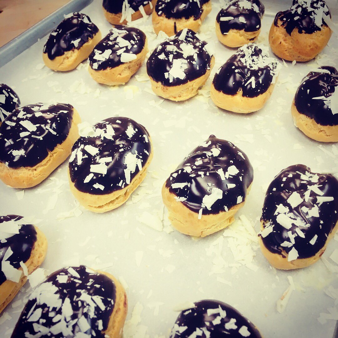 Mini eclairs for lunch, yes I so <a href="/KCOriginals/">KC Originals</a> #KCRW2018 <a href="/kcstreetcar/">KC Streetcar 🚊💙</a> <a href="/LocalKCMetro/">Local KC Metro</a> <a href="/dnakcmo/">KC Downtown Neighborhood Association</a> @downtownkc <a href="/SlowFoodKC/">Slow Food KC</a> @KCFoodCircle <a href="/thefoodiekc/">kcfoodie</a> <a href="/KCfoodtweets/">TasteofKC</a>