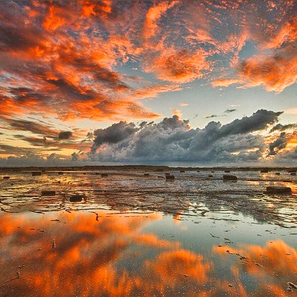 Hamworldo's tweet photo. There are two ways to live : you can live as if nothing is a miracle, you can live as everything is a miracle.       Albert Einstein https://t.co/lBnE6M3tiT