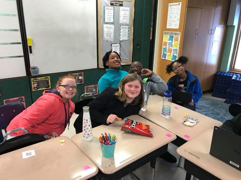 ccclippard's tweet photo. Fourth graders who made their AR Goal for 2nd Quarter got to enjoy a snack and free time on the Chromebooks. #ClippardCares https://t.co/4NbQ69HQ5V
