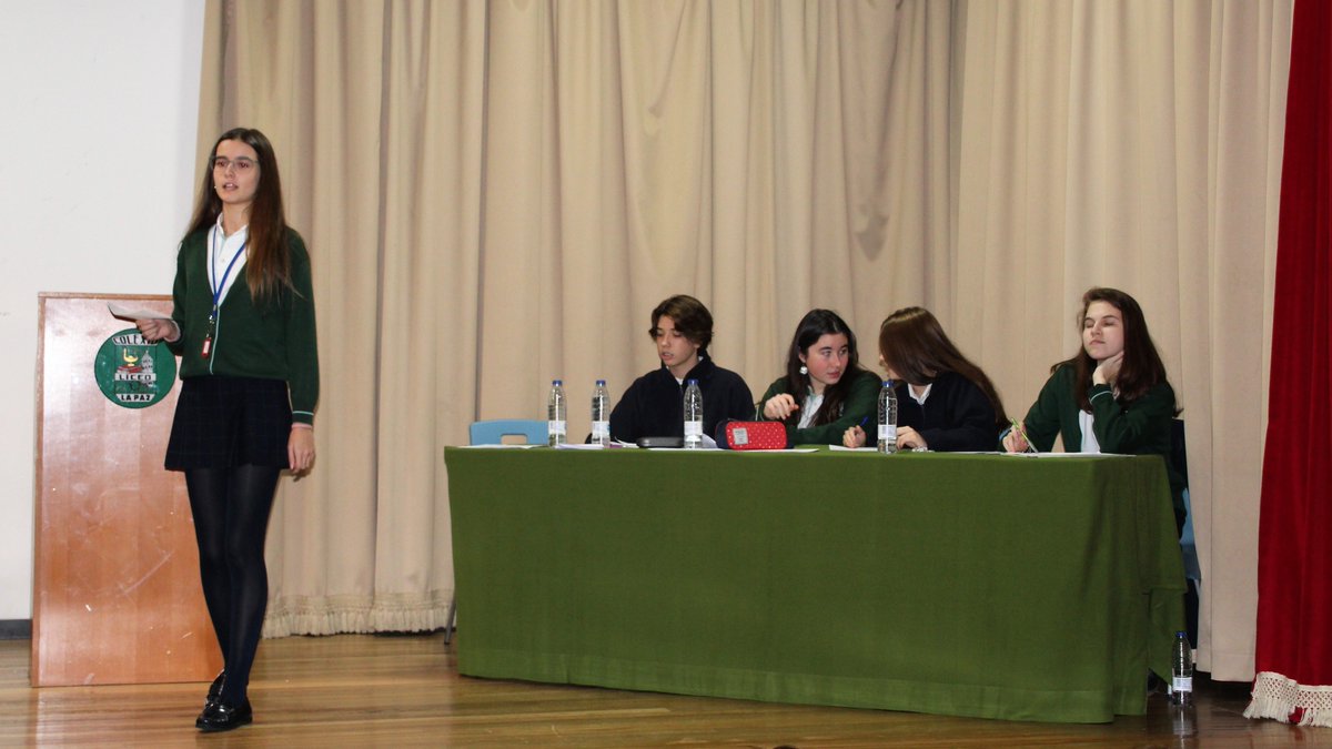 ColegioLiceoPaz's tweet photo. El 16/01 tuvo lugar el 2º debate preparatorio entre los equipos que representarán al Liceo en el III Torneo de Debate Académico @talkkme de A Coruña, (@FundacionBarrie), los días 30, 31 de enero y 1 y 2 de febrero.
¡Más detalles e imágenes en nuestro blog! https://t.co/yT1TyAXunt https://t.co/PP3V06gAtG