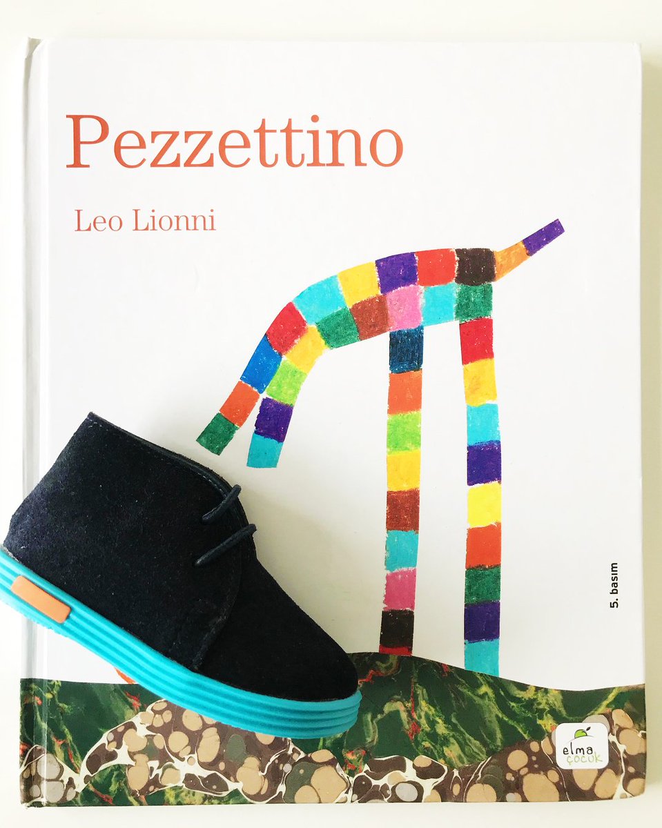 AttaaShoes's tweet photo. Haftanın #Attaa kitap önerisinde @elmayayinevi ‘nin çıkardığı #Pezzettino var. ☺️ Çocuklarımızın kendilerini bulması ve öz güvenleri için harika bir kitap. 👌🏻 Çocuk kitabı olduğuna bakmayın tabii, siz yetişkinler de kendinizden bir şeyler bulacak, çok seveceksiniz 🤗 https://t.co/aJAnijttBM