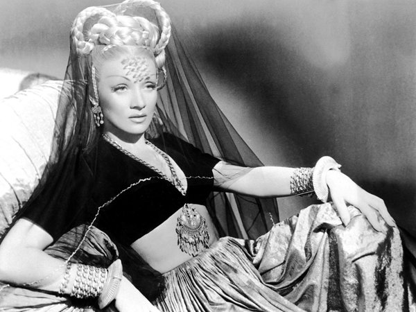 filmdialogueone's tweet photo. #ArchivePresents #MarleneDietrich and #MoulinRouge Centenary in 1989 - Interview is now on our @YouTube channel https://t.co/ptYSSL7EIH https://t.co/t60s9kj4hH