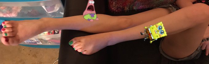 My #legs and #feet, what's not to love? @barefootwhtgrls  #Geek #sexy https://t.co/2bQHLPGLsw<a href="/tag/legs"class="tags">#legs</a><a href="/tag/feet"class="tags">#feet</a><a class="tags" href="/tag/barefootwhtgrls">@barefootwhtgrls</a><a href="/tag/sexy"class="tags"><span>#sexy</span></a><a href="/tag/geek"class="tags"><span>#geek</span></a>