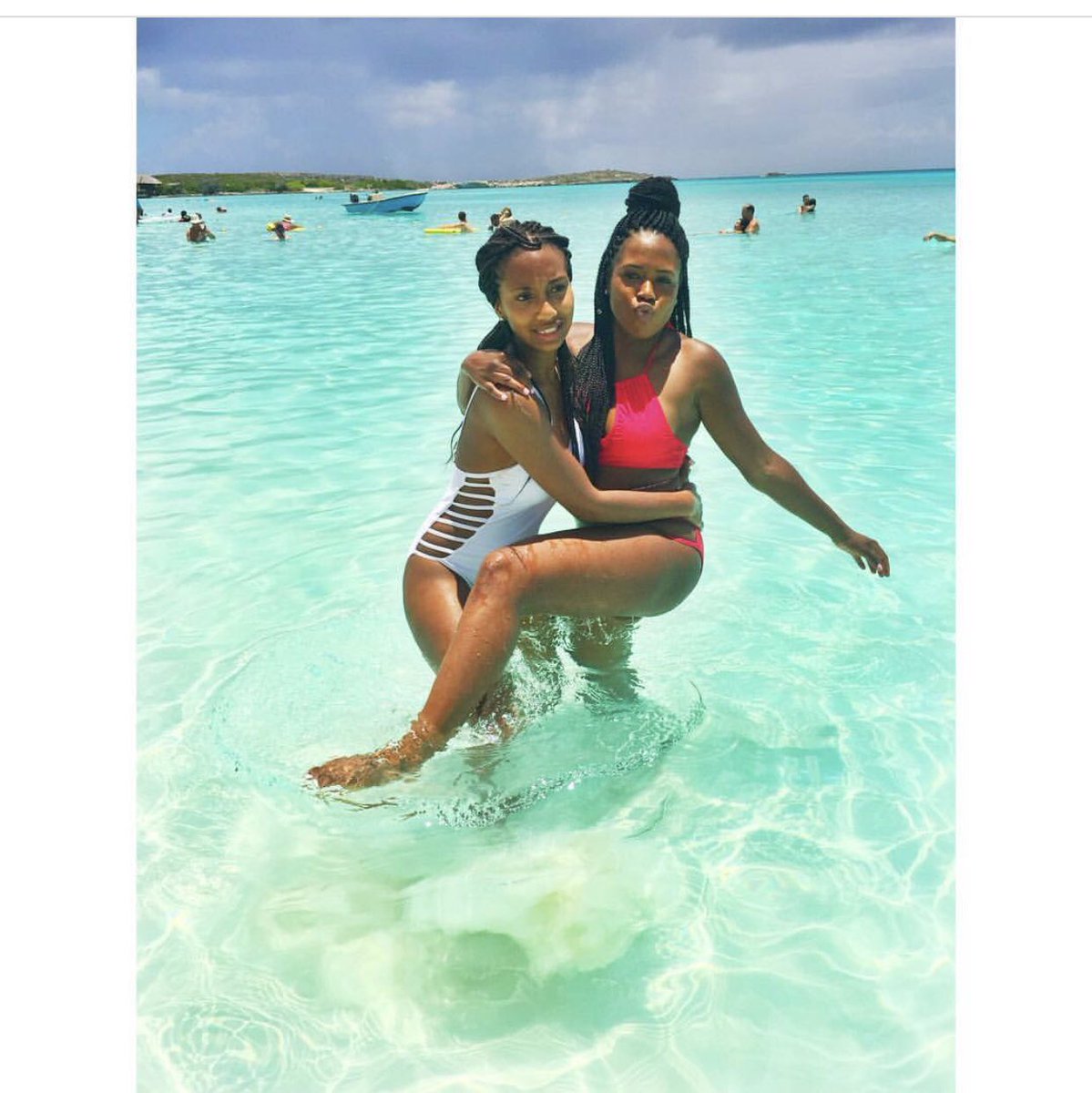 OG_Grizz's tweet image. I would do anything for her ♥️🎉 my dawg gotta birthday! Happy Birthday Stink. 24 😢♥️🎉🎊  🇯🇲#BestFriends4Ever  #FavCousin #UglyThrowbacks