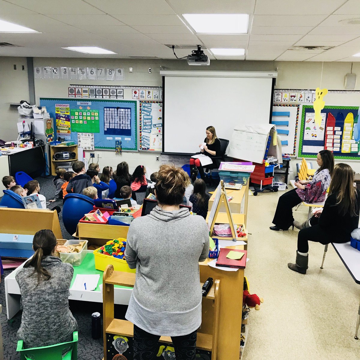 McGrathEagle6's tweet image. K-2 Literacy Lab Classroom at @ih_jaguars: 10 teachers and 30 students committed to getting better for themselves and each other #labclass #earlylit #pd #OtherPeopleMatter #WeAreGB @GBCSBobcats