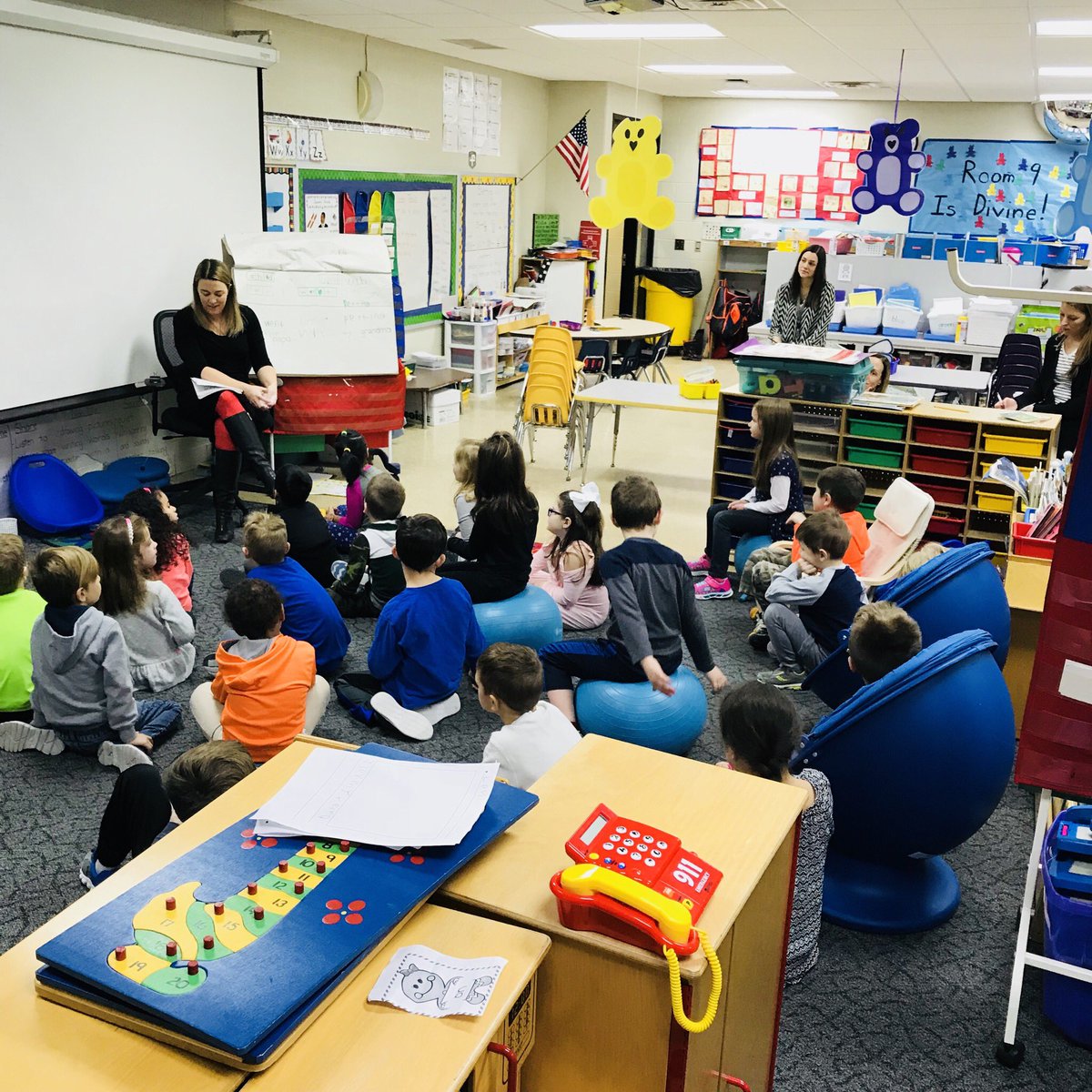 McGrathEagle6's tweet image. K-2 Literacy Lab Classroom at @ih_jaguars: 10 teachers and 30 students committed to getting better for themselves and each other #labclass #earlylit #pd #OtherPeopleMatter #WeAreGB @GBCSBobcats