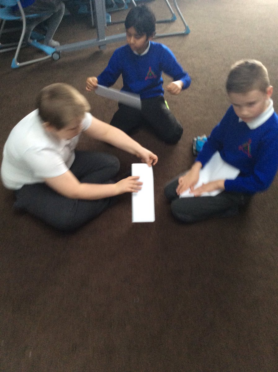 _Mrs_Egan_'s tweet photo. Making paper aeroplanes in science to test the effect of air resistance @Y5Jesmond https://t.co/uT3s1ms8M4