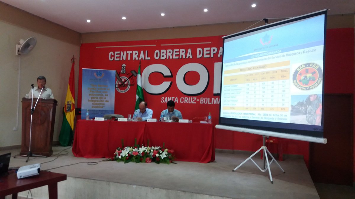 mindefbolivia's tweet photo. Viceministro #Begazo explica la ejecución de la operación del reclutamiento del servicio de Búsqueda y Rescate
#SantaCruz 
@V_Transparencia https://t.co/pCx0fkC8Lh