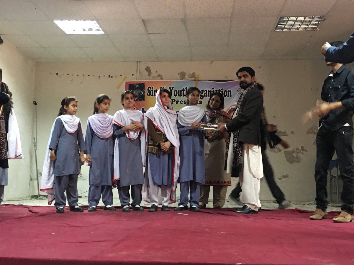 BBZFoundation's tweet photo. @Fida_Wassan @BBhuttoZardari @BakhtawarBZ @AseefaBZ CEO @BBZFoundation Mr. @Fida_Wassan Gifted 10 Thousands To Girls Students who performed Tablou at Shaheed Benazir Bhutto Women Conference #WomenEmpowerment https://t.co/CoPBkK7b6y
