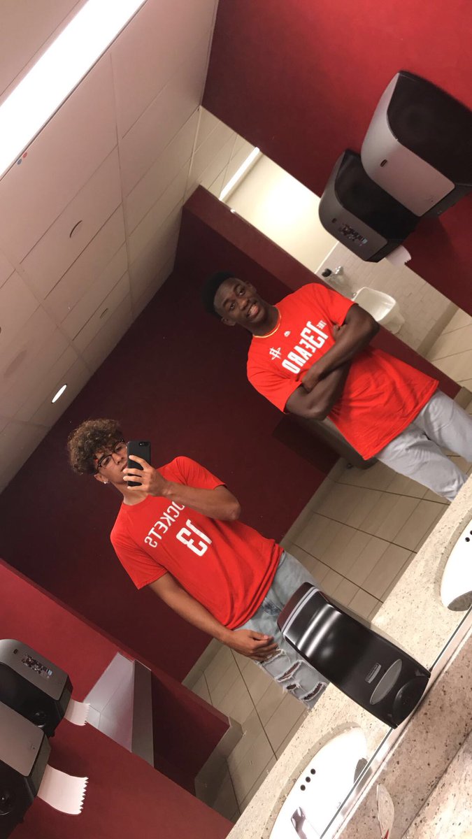 shaetbs's tweet photo. Happy birthday to my brother @CamPhillips25 love u fam๐๐ฝโค๏ธ #hooplegends https://t.co/V6wnBgaKTi