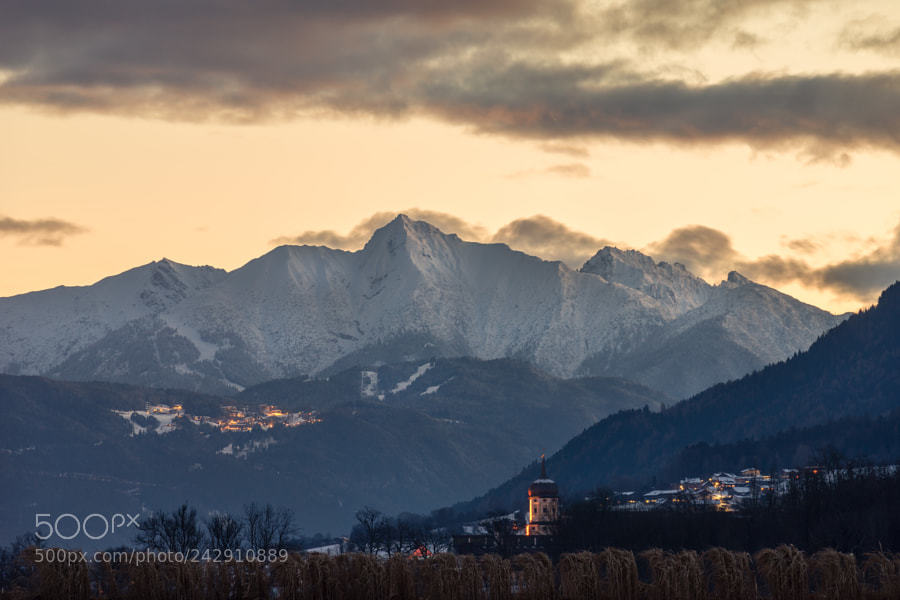 ZaibatsuPlanet's tweet photo. Stift Stams mit Blick auf Mösern by olba #photo https://t.co/9GmSQZ0Wv6