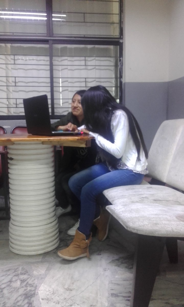 lidialiseth2's tweet photo. Estudiantes de la carrera en Diseño grafico realizando  talleres de auditoria de medios @UTN_Ibarra  @UTNIBARRA.EC #gentefecyt #yosoyutn https://t.co/tmSZMCYgvg