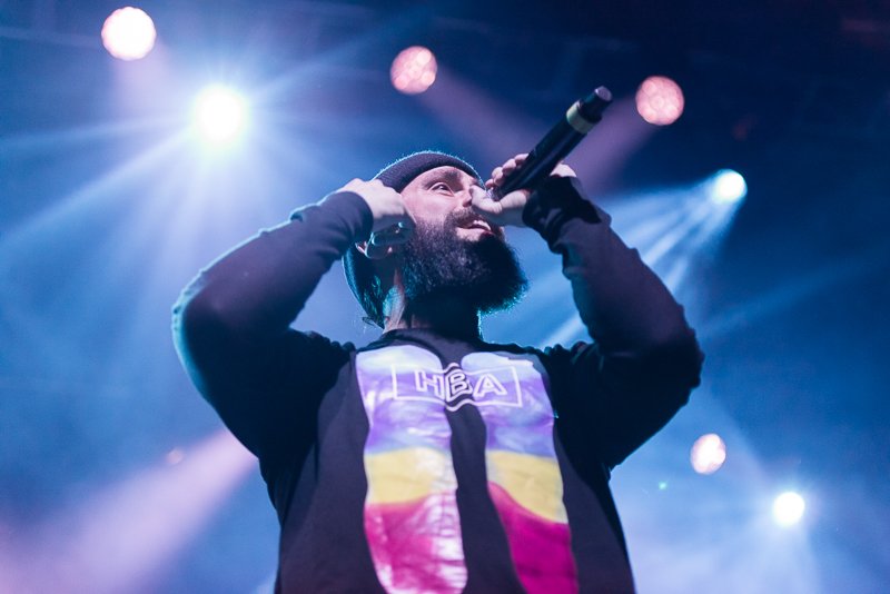 RIFFonline's tweet photo. ICYMI REVIEW, PHOTOS: BØRNS makes a splash at @foxoakland https://t.co/MSYZTmlVgY ✏️: Rita Anderson 📸: @Xposure120 // @mikkyekko @Charlottecardin @bornsmusic https://t.co/b7n8hTX5Lu