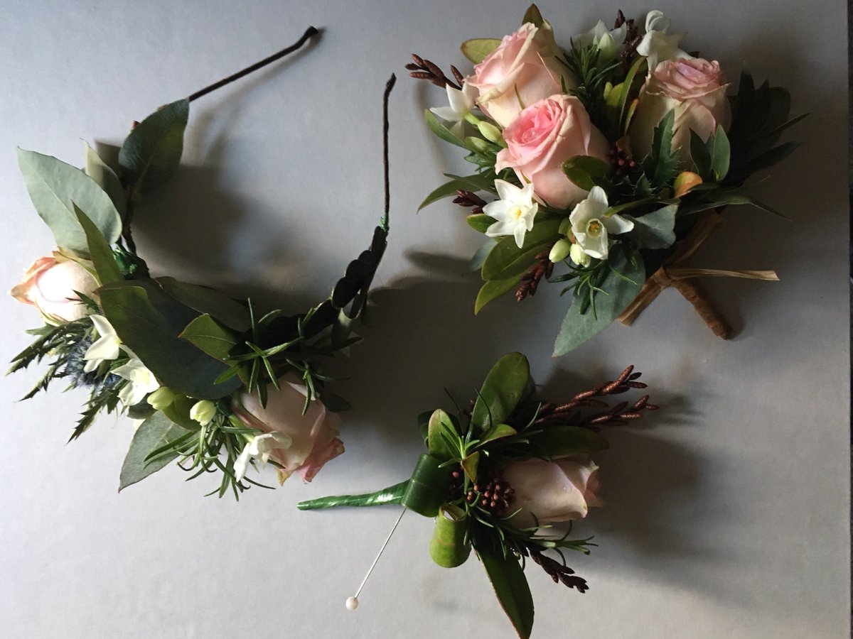 DeborahBarrett3's tweet photo. Contemporary floristry courses  - contact   @rossettadult for more detail. #contemporary #floristry #adultlearning #skillsforlife #learningforpleasure #Harrogate #Yorkshire https://t.co/XN0Ws7ntw9