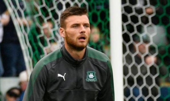 We're sending lots of well wishes to Plymouth Argyle's Ryan Edwards, who has been diagnosed with testicular cancer.

Get well soon Ryan 🙏

Full story: bbc.in/2Bf4rxK