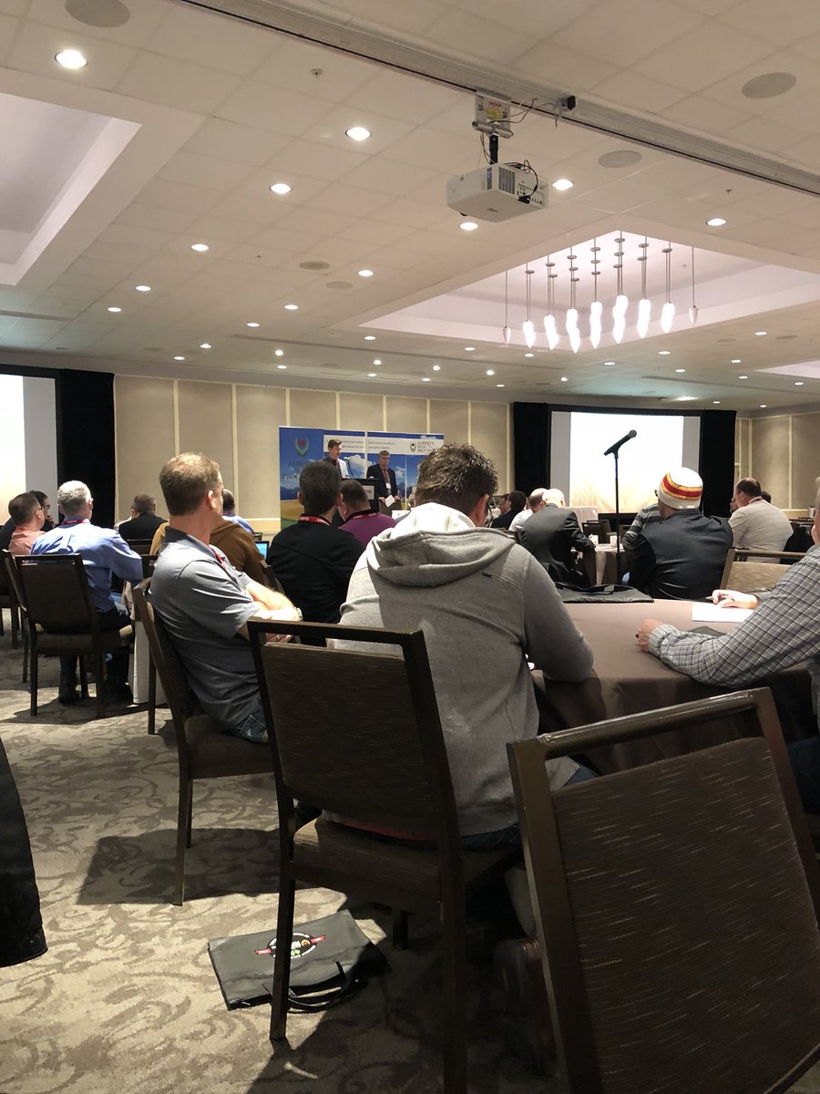 willingdonseed's tweet photo. Packed house at the @abseedpro meetings in Edmonton https://t.co/Aump6h4WfT