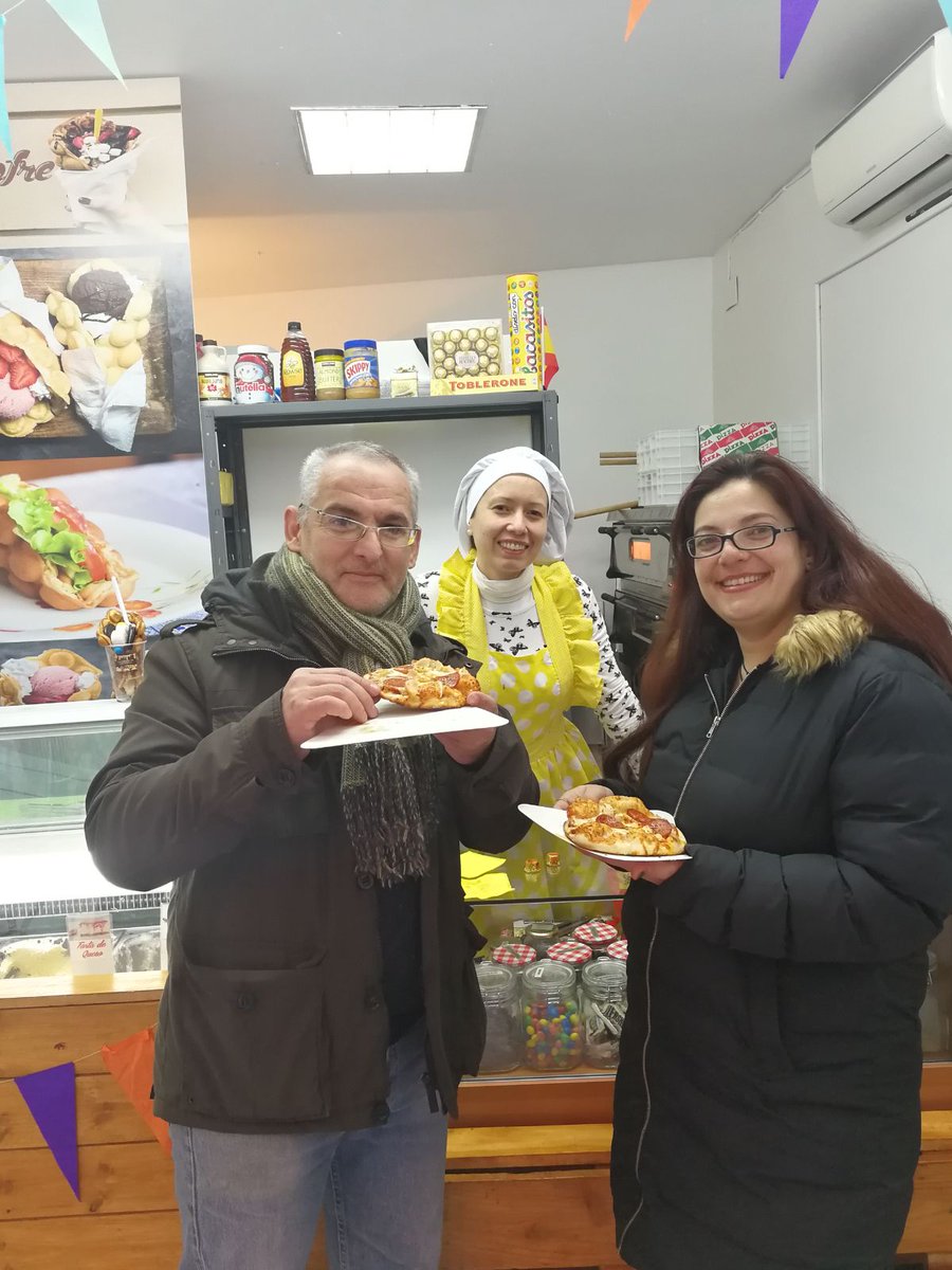 manuelmadrid_'s tweet photo. Siempre es un placer comer en #pizzadictos  en el pasaje comercio en la calle #Montera en #Madrid excelente pizza de pepperoni, Gracias Jessica y Rafael por su magnífica atención. #VenezolanosEnMadrid https://t.co/KU3G7X3er6