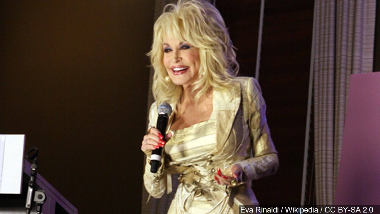 Happy 72nd Birthday to Dolly Parton!

What\s your favorite Dolly song? 