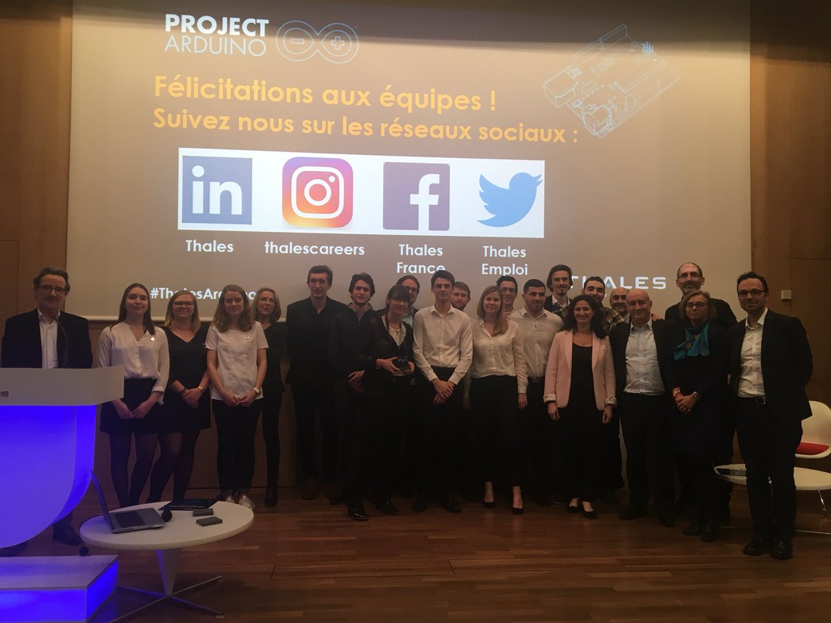 ThalesCareers's tweet image. L’équipe Skyfall avec son module externe pour #drone remporte le 1er prix #ThalesArduino 🇫🇷 félicitation à toute la team 👏👏 !