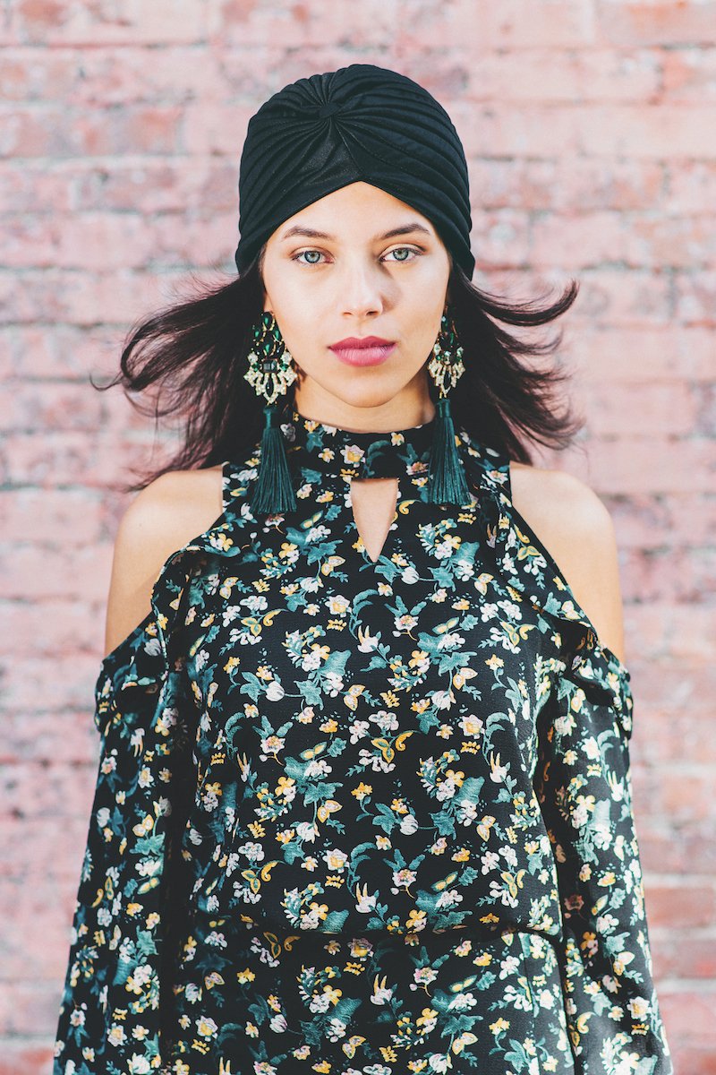 shopreinav's tweet image. Let that breeze blow through your hair and stand strong and beautiful! Check out the Chloe Cold Shoulder Top and the Chloe Ruffle Skirt.  

#modestchic #turbanstyle #coldshoulder #ruffles #longskirts #ootd #winterfashion #westernfront