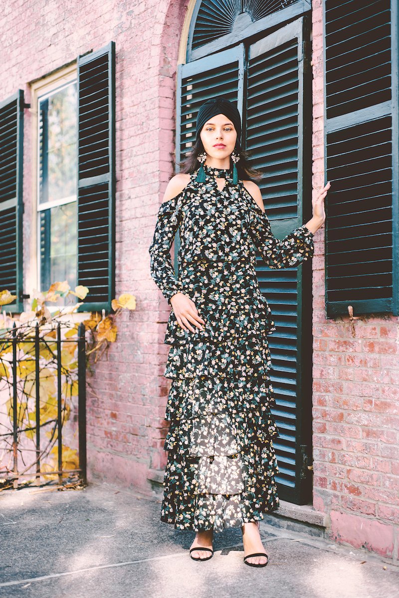 shopreinav's tweet image. Let that breeze blow through your hair and stand strong and beautiful! Check out the Chloe Cold Shoulder Top and the Chloe Ruffle Skirt.  

#modestchic #turbanstyle #coldshoulder #ruffles #longskirts #ootd #winterfashion #westernfront