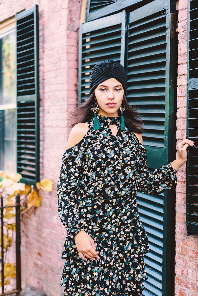 shopreinav's tweet image. Let that breeze blow through your hair and stand strong and beautiful! Check out the Chloe Cold Shoulder Top and the Chloe Ruffle Skirt.  

#modestchic #turbanstyle #coldshoulder #ruffles #longskirts #ootd #winterfashion #westernfront