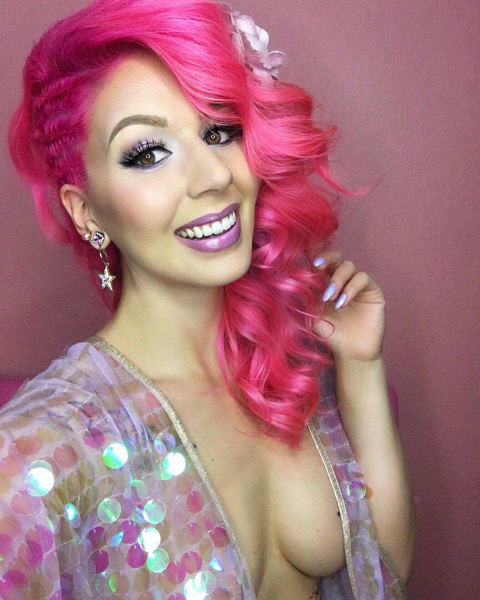annalee_belle's tweet photo. Feels like a good day to be extra! 🌟💜✨💗⚡️🦄
Sequin kimono: @LOM_FASHION
Nails: @ILoveBombshell 
Color and style: @ILoveBombshell using @arcticfoxcolor Electric Paradise + a little Virgin Pink
Lips: @maccosmetics, @kikomilano, @TooFaced https://t.co/ShNbm4zqjR