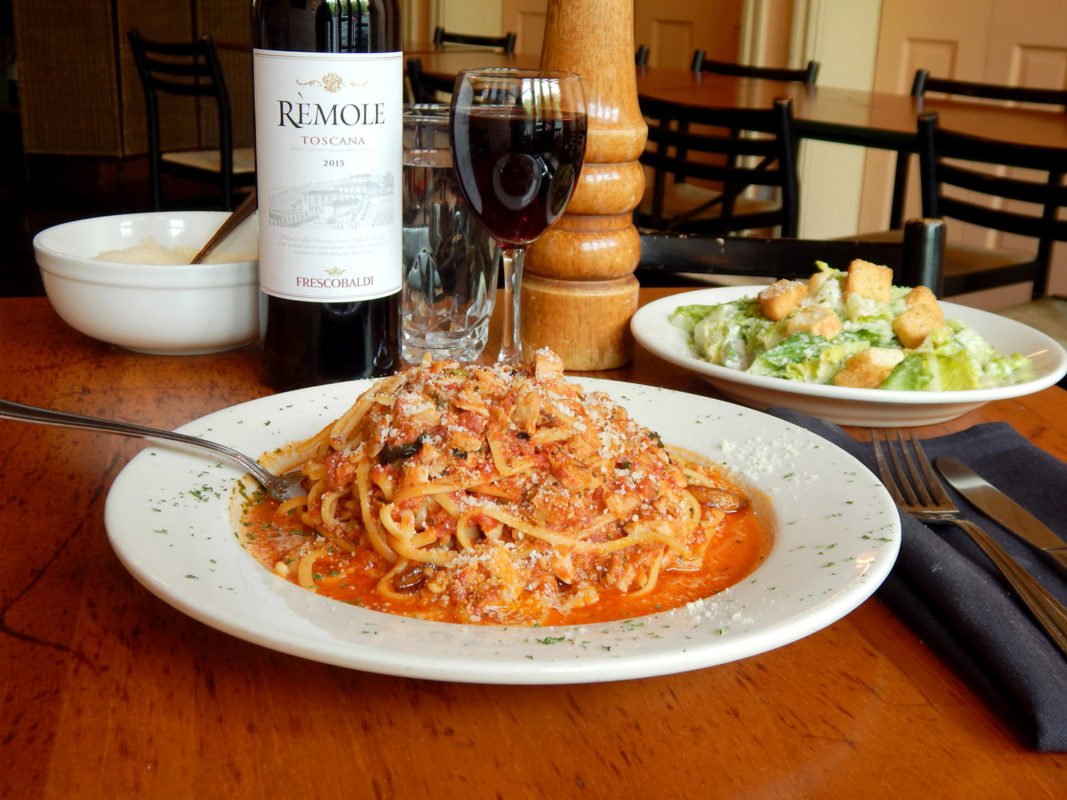 TriRestWeek's tweet photo. Start off this TriRestWeek with a TRW classic @Caffe_Luna!! Authentic Italian fare with a Tuscan Flare! #TriRestWeek https://t.co/5pUY3j0YL6 https://t.co/DBw0dI8wyN