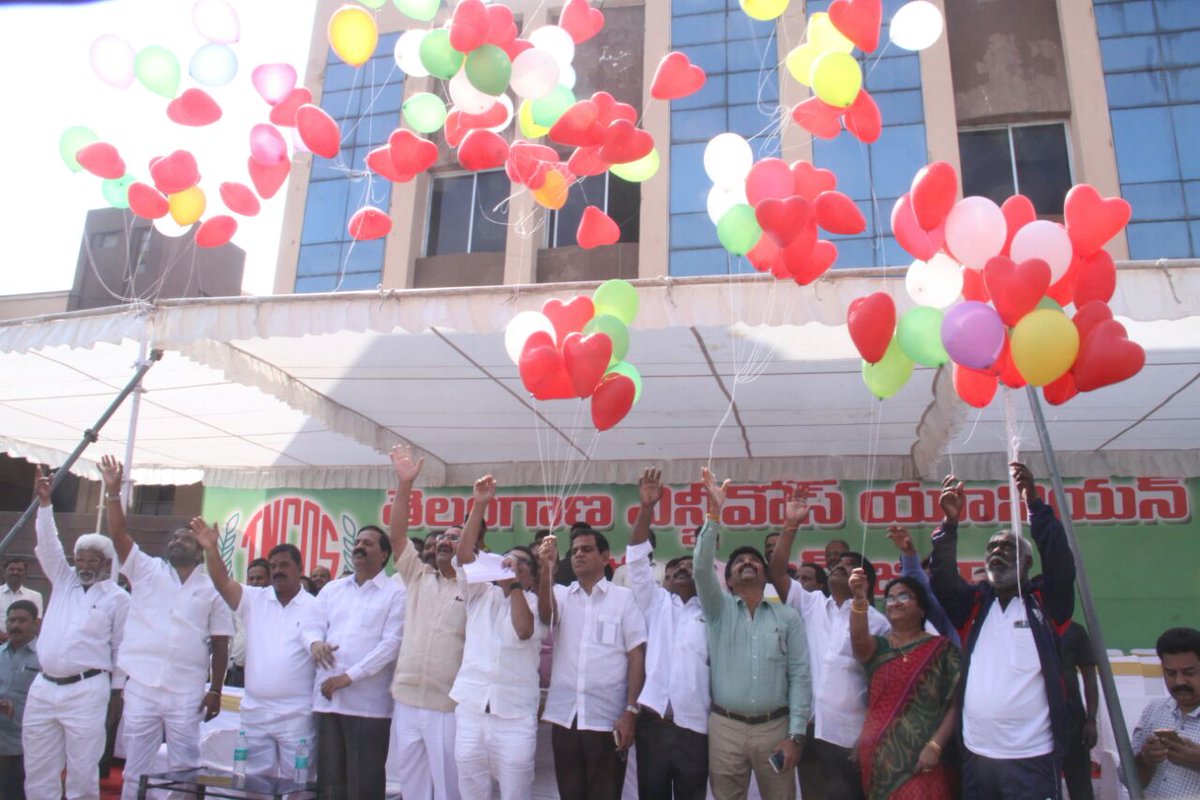 sj_9588's tweet photo. TNGOs Union Hyd Dist Prisident SM Hussaini Mujeeb organised the 4th Sports meet at LB Stadium, https://t.co/3wIg3i67lV