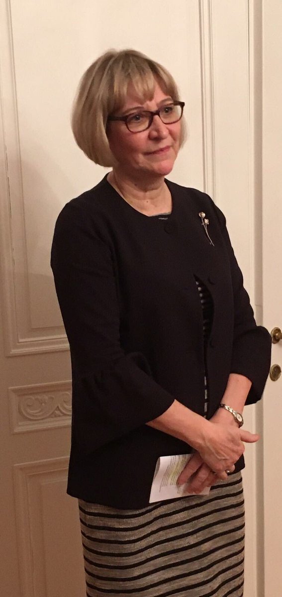 EU2019FI's tweet image. Promising start for 2018:  @MarjaRislakki launching the womens’ network event last night, house filled with amazing ladies who shape the future of #EU. Thank you all for coming and let’s keep active! 
#coremer #powerladies #womenpower