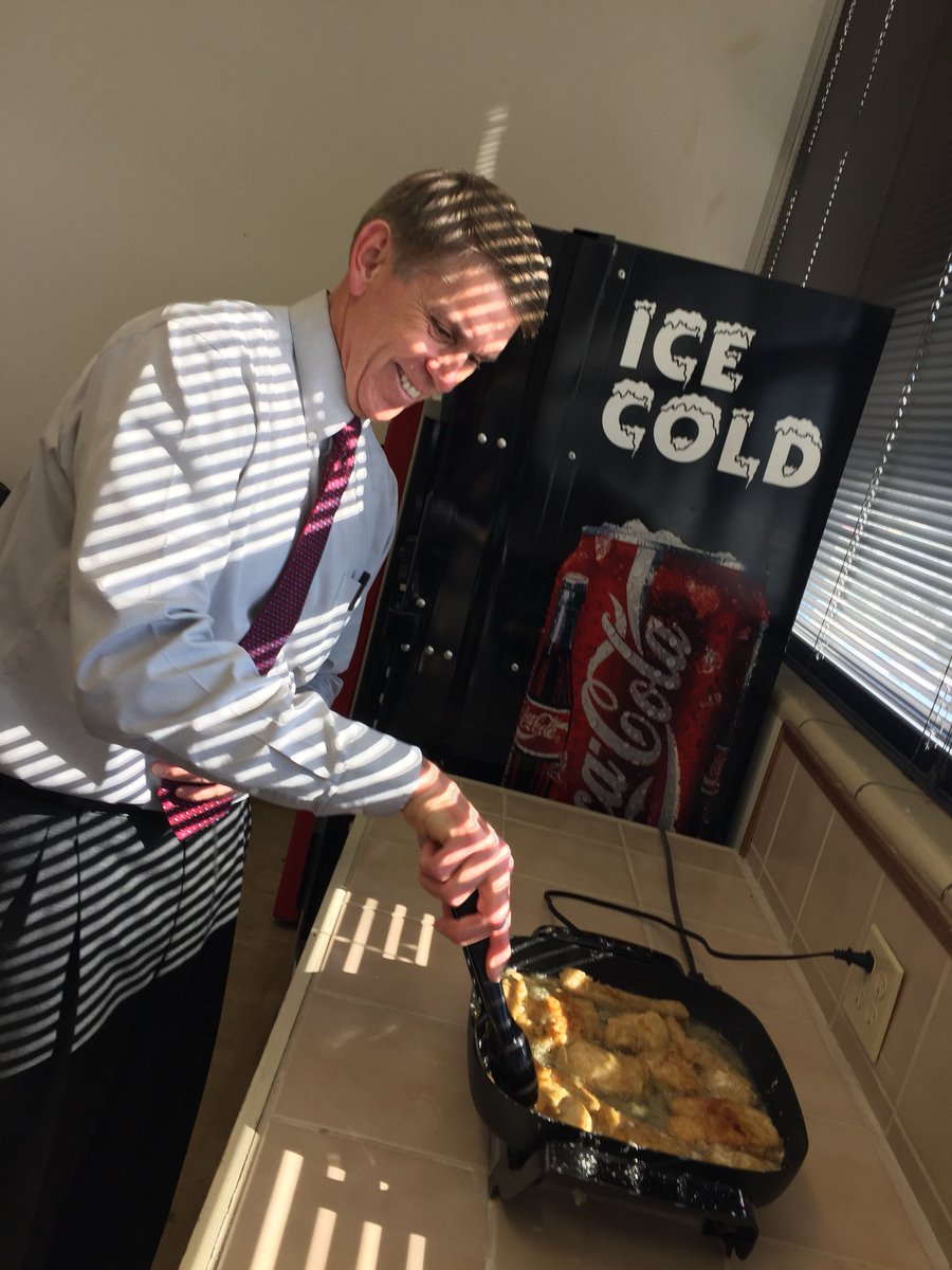 HCSAcctArchive's tweet image. Central Office thinks Dr. Perry is a keeper -  cooking breakfast for lunch on a snow day. WOW! @BuddySmith13