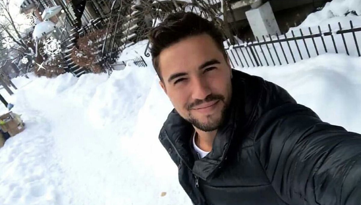 DionSource's tweet photo. J-6 avant @DanserPrGagner notre @OlivierDion n'a pas l'air trop stressé encore.... #GoOliGo 🙌❤ https://t.co/q8hfeW1PVO