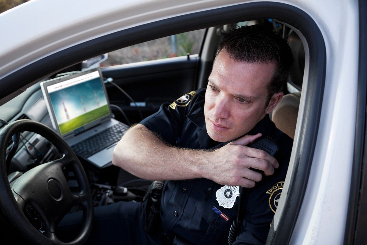 Ceragon's tweet image. Here are some of the essential elements required to design a mission-critical wireless #backhaul #network: bit.ly/2DJybEx