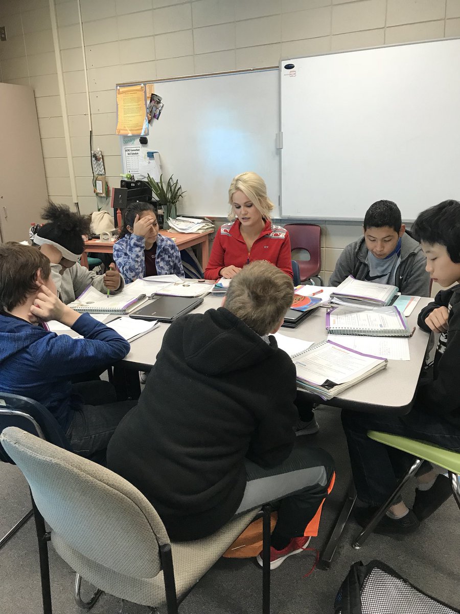 ApplingCoMiddle's tweet photo. Ms. Wright’s Reading Class working in groups to improve reading skills. https://t.co/enbRfeoxbv