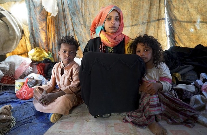 _saeede___'s tweet photo. Don't forget #Yemen. The crisis in Yemen is being increased, people specially children in Yemen need; #medicine #foodstuffs #security #peace, ... .
#war #USA #SaudiArabia #humananity #HumanRights https://t.co/UOmyn72KUC