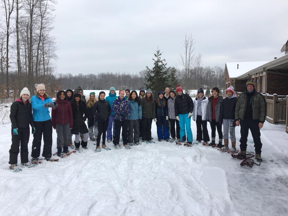 LaurelSchool's tweet photo. Earlier this week, Upper School Adventure Leaders spent the afternoon snowshoeing on our #ButlerCampus. Outdoor fun year-round! #LS4G https://t.co/kAQZreO1tJ