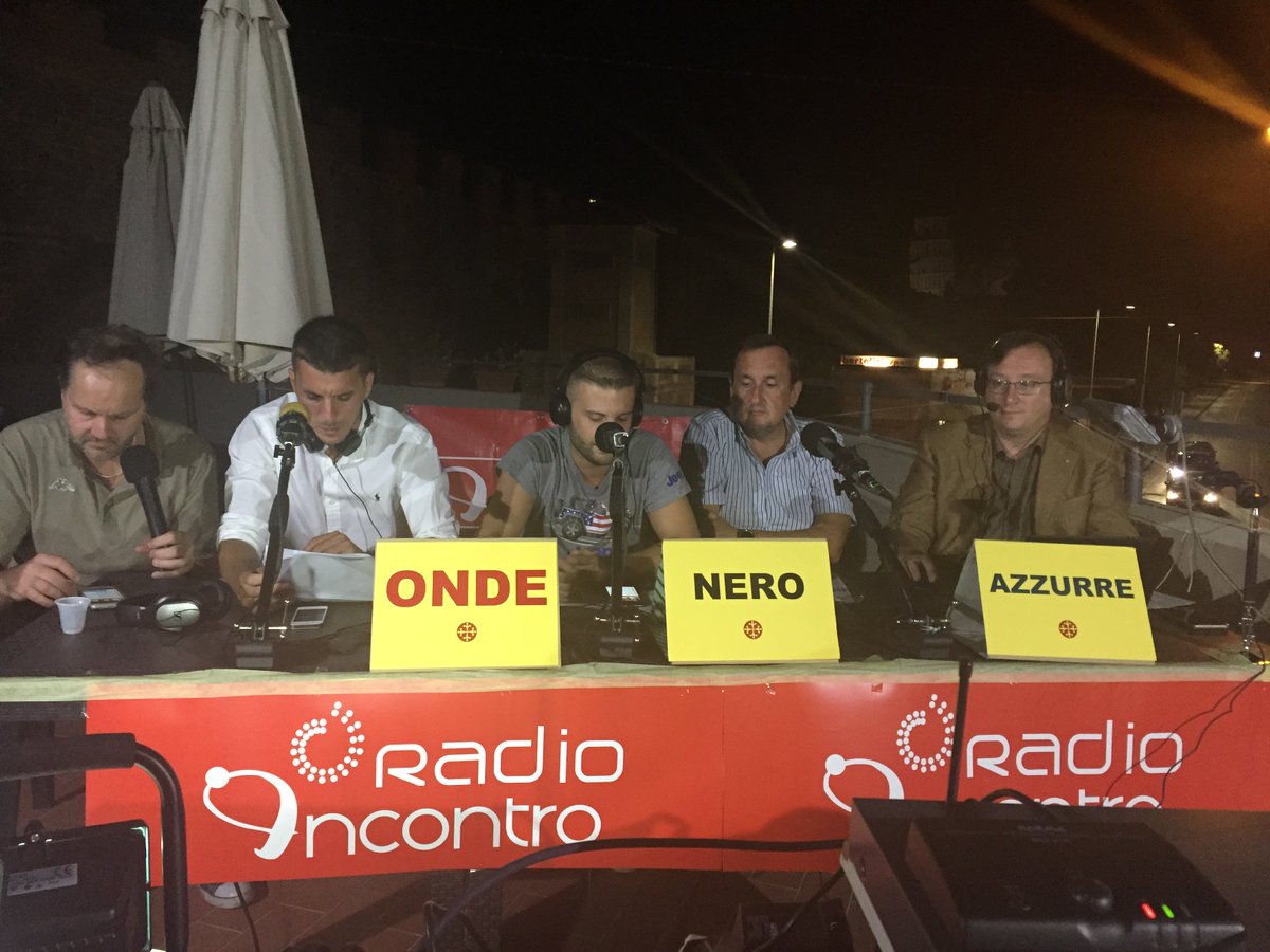 radioincontro's tweet photo. Domani appuntamento con Onde Neroazzurre, alle ore 21,30 con Ospiti Massimo Berutto de Il Tirreno e Alessio Giovarruscio di Telecentro 2.  Come sempre, aspettiamo i Vostri commenti nella diretta FB della nostra  pagina. Non mancate ! https://t.co/OJqKx2GYTv