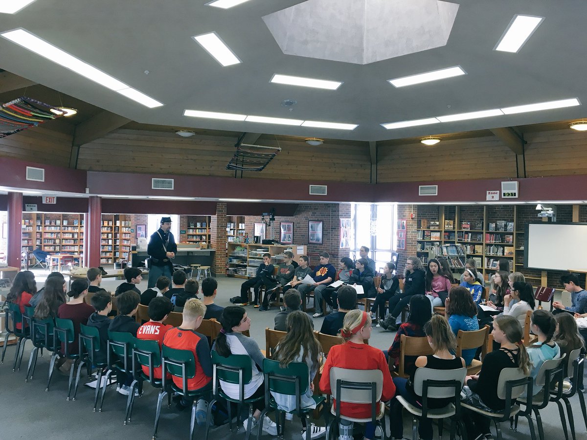 Shepard_LC's tweet photo. It’s not every day that we host a member of the Civil War infantry here! 6th grade students learn about history through powerful storytelling! #engage109 #engagesms https://t.co/5EGEGVUkN3