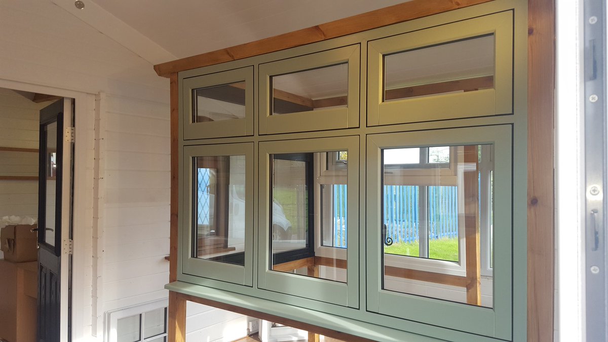 evolutionws2020's tweet image. Elegant flush sash windows in chartwell green. Thanks @sierrawindows