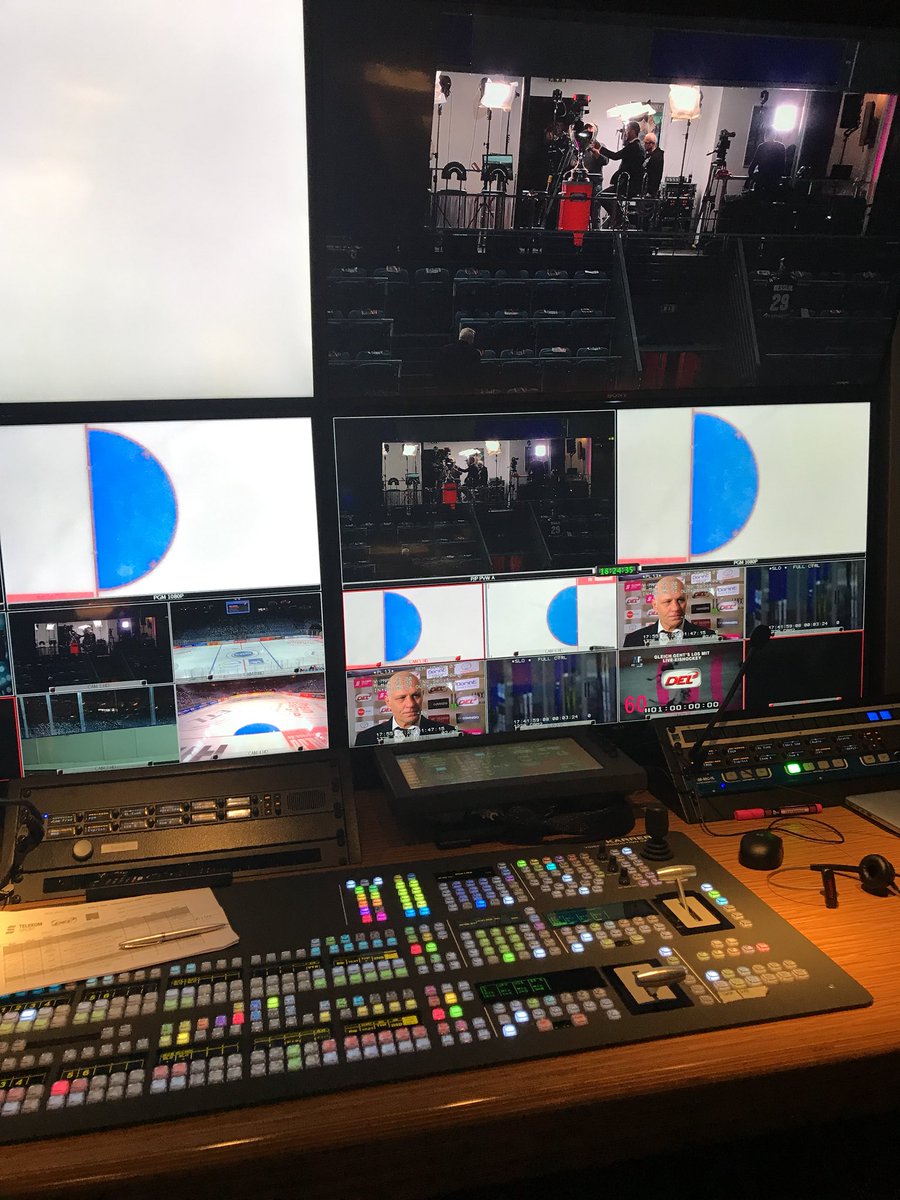 Heute wieder fleißig Fragen &amp; Meinungen twittern rund um das Spiel <a href="/Koelner_Haie_72/">Kölner Haie</a> VS <a href="/SERCWildWings/">Schwenninger Wild Wings</a> unter #FirstRow - Ab 19:15Uhr bei #TelekomSport mit <a href="/HolgerSpeckhahn/">Holger Speckhahn</a> &amp; Herberts #Vasiljevs