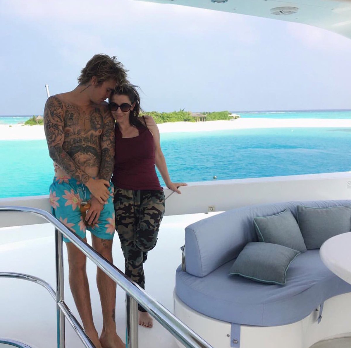ibieberthought's tweet photo. THE CAPTION THIS IS SO ADORABLE https://t.co/sVYoSSUXPo