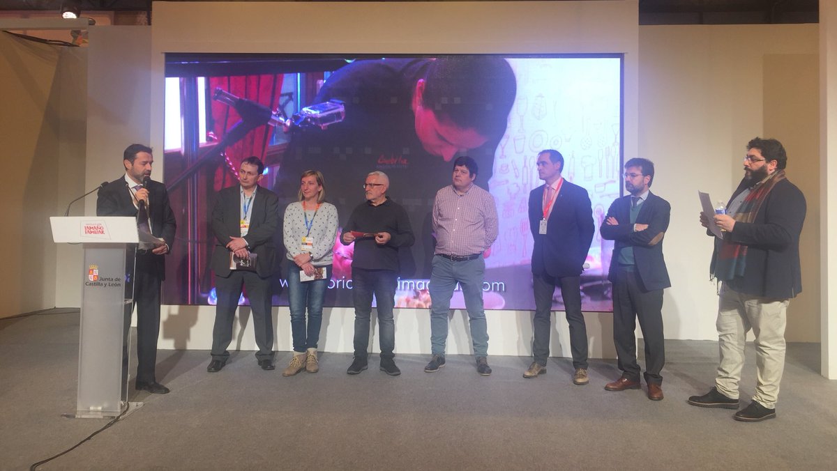 AbejarTrufa's tweet photo. El Director General de Turismo de la @jcyl, D. Javier Ramírez, comienza la presentación de Trufa de Soria en @fitur_madrid #AbejarTrufa #SoriaTrufa https://t.co/PKkMjBq9J0
